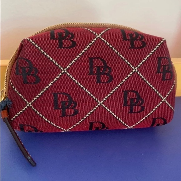 - Dooney and bourke cosmetic pouch - Picture 2 of 4